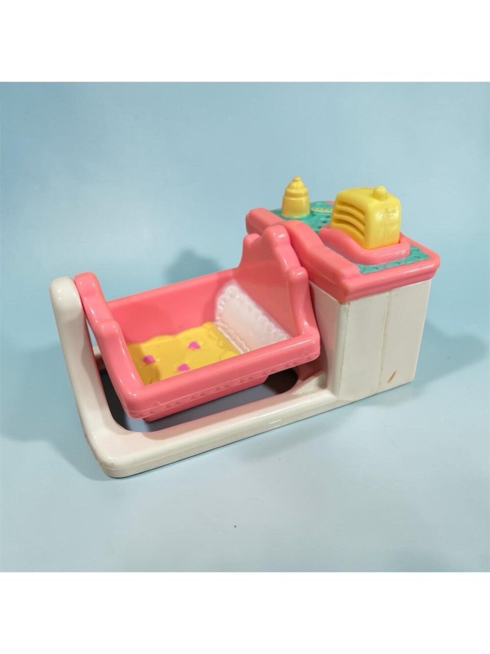 Vintage Loving Family Fisher-Price Dollhouse Baby Cradle Crib Untested